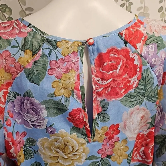 Divine Heritage Revolve S Floral Blouse 100% Silk in Sky - Picture 8 of 12